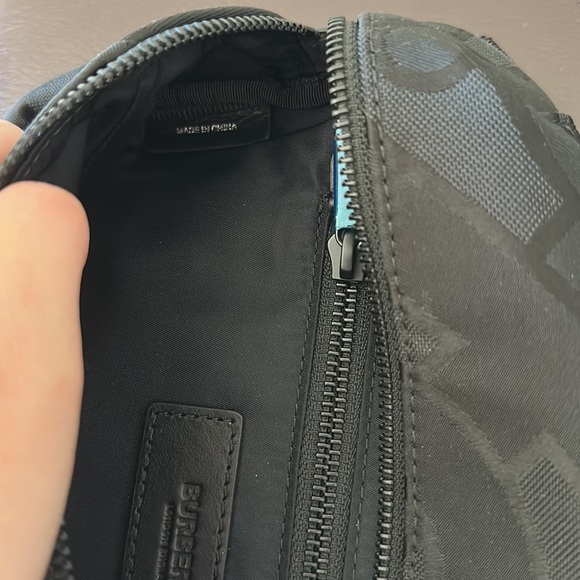 Burberry Crossbody Bag (unisex) - Picture 8 of 14